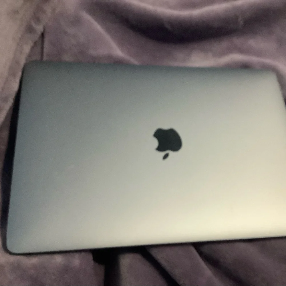 Apple Laptop